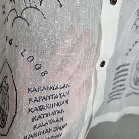 VINTA Biggie Barong Pamamang Paniniwala size S NWT - Picture 8 of 12